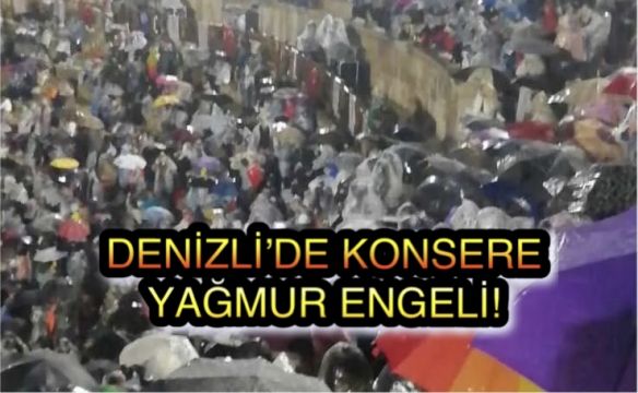 Laodikya’daki Kızıl Ordu Korosu Gösterisine Yağmur Engeli!